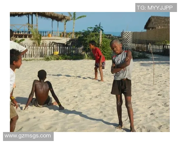 足球明星分享吃剩饭的趣味视频让我们一起感受他们的真实生活与饮食习惯